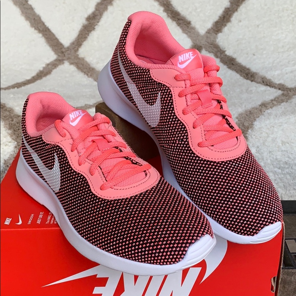 WMNS NIKE TANJUN black/white-pink gaze - Picture 4 of 16